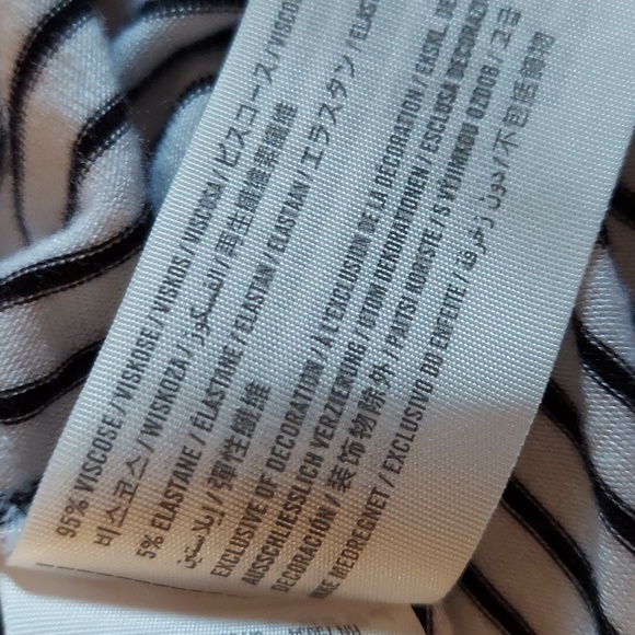 πHPπ 2010 Hollister Must Have Collection Striped Crop Tank Top - Picture 7 of 7